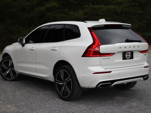 Used 2018 Volvo XC60 T8 R-Design w/ Convenience Package image 34