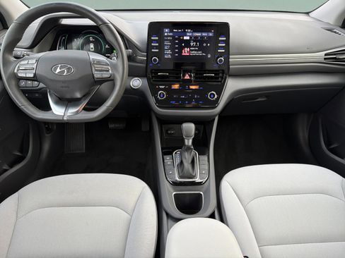 Used 2022 Hyundai Ioniq SE image 9