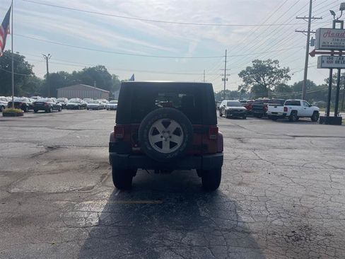 Used 2007 Jeep Wrangler Unlimited Sahara w/ Dual Top Group AWD/4WD image 6