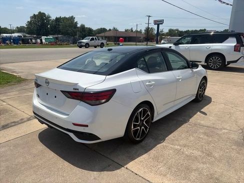 Used 2024 Nissan Sentra SR FWD image 6