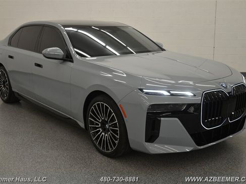 Used 2025 BMW 750e xDrive w/ Premium Package AWD/4WD image 8