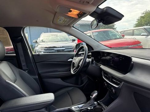 Used 2025 Buick Encore GX Preferred FWD image 11