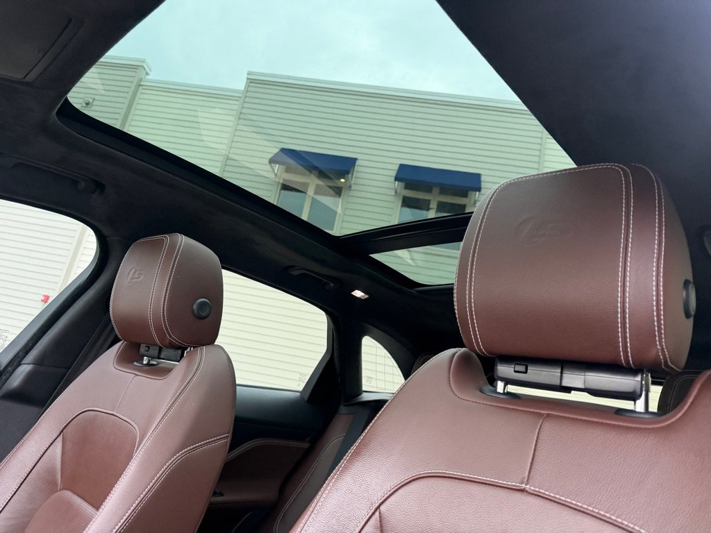 Used 2019 Jaguar F-PACE S AWD/4WD image 13