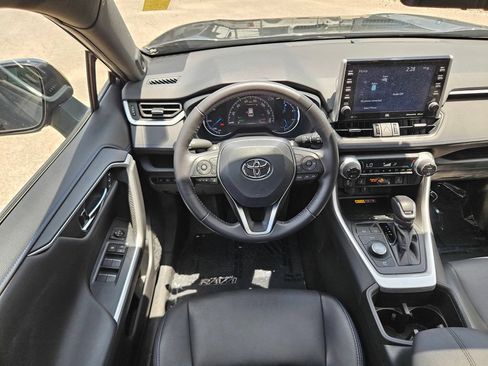 Used 2022 Toyota RAV4 XSE AWD/4WD image 14