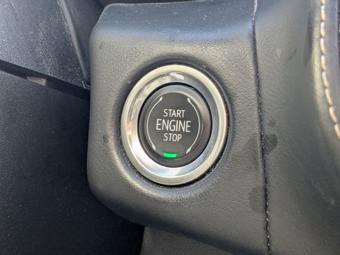 Used 2023 GMC Yukon SLT image 28