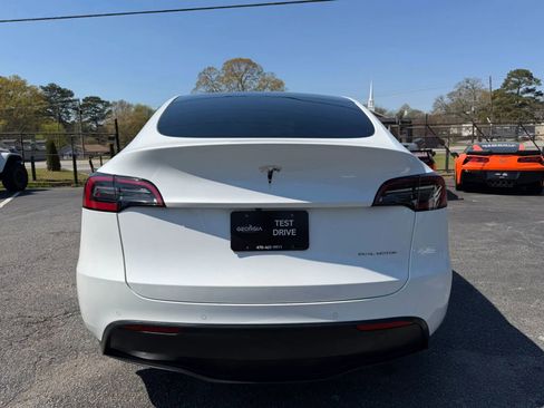 Used 2022 Tesla Model Y Long Range AWD/4WD image 6