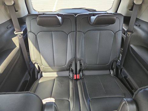 Used 2024 Jeep Grand Cherokee L Limited w/ Luxury Tech Group II image 30