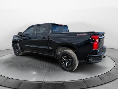 Used 2021 Chevrolet Silverado 1500 LT Trail Boss w/ Convenience Package II image 3