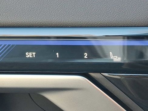 Used 2025 BMW i5 xDrive40 w/ Premium Package image 26