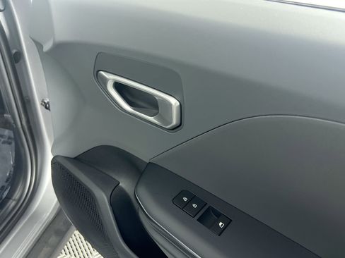 New 2025 Kia K4 LXS image 32