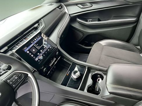 Used 2024 Jeep Grand Cherokee Altitude image 22