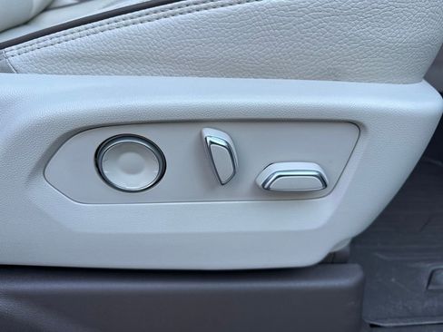 Used 2021 GMC Yukon Denali w/ Denali Premium Package image 42