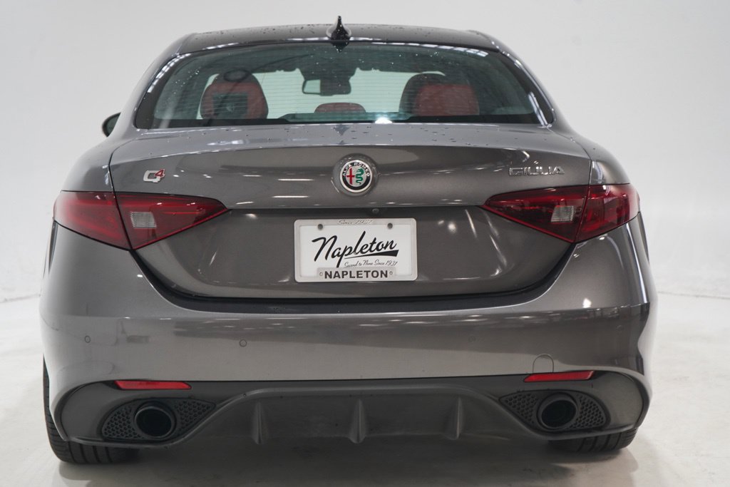 Used 2023 Alfa Romeo Giulia Veloce AWD/4WD image 6