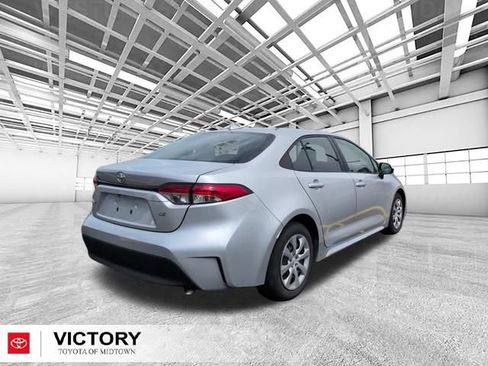 Used 2024 Toyota Corolla LE FWD image 4