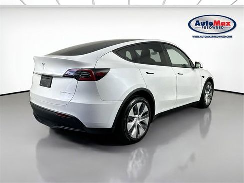 Used 2023 Tesla Model Y Long Range image 2