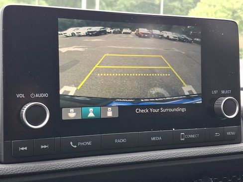 Used 2024 Honda CR-V LX image 17