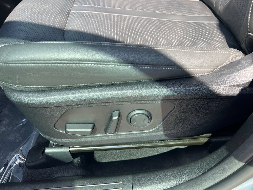 Certified 2024 Kia Sorento S w/ Panoramic Sunroof Package FWD image 12