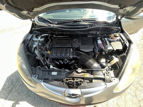 Used 2013 MAZDA MAZDA2 Touring FWD image 15
