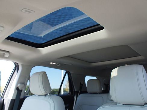 Used 2019 Ford Explorer Limited w/ Limited Luxury Package image 6