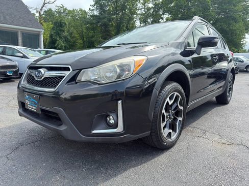 Used 2017 Subaru Crosstrek 2.0i Limited AWD/4WD image 3