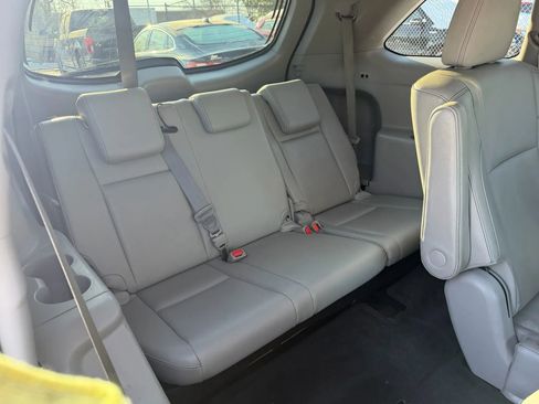 Used 2016 Toyota Highlander XLE image 13