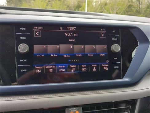 New 2024 Volkswagen Taos SE image 20