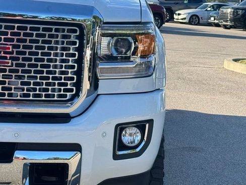 Used 2016 GMC Sierra 2500 Denali w/ Duramax Plus Package AWD/4WD image 8