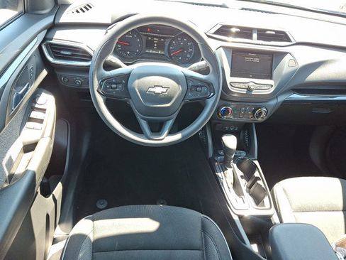 Used 2023 Chevrolet TrailBlazer LT AWD/4WD image 11