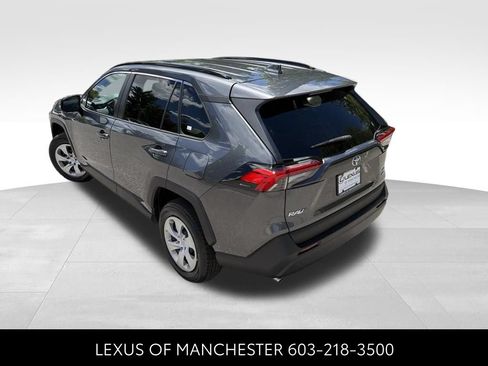 Used 2021 Toyota RAV4 LE AWD/4WD image 4