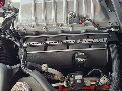 Used 2019 Dodge Challenger SRT Hellcat Redeye image 28