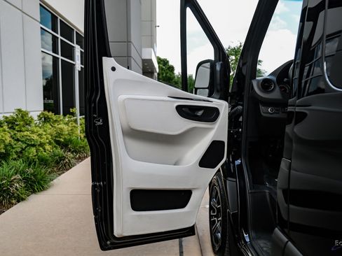 Used 2022 Mercedes-Benz Sprinter 2500 image 68