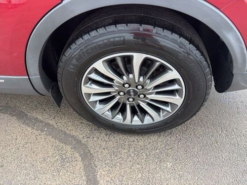 Used 2019 Lincoln Nautilus Select AWD/4WD image 45