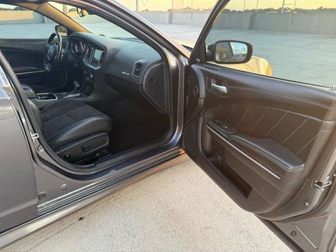 Used 2019 Dodge Charger R/T w/ Plus Group image 16