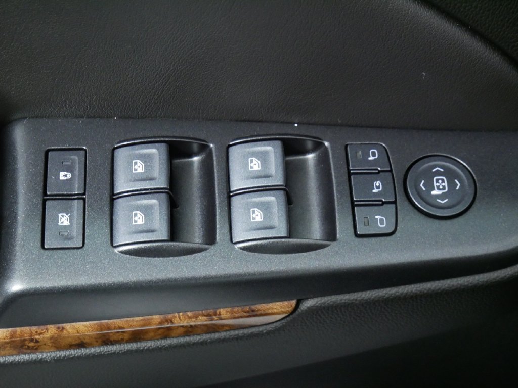 Used 2020 Chevrolet Suburban Premier w/ Premier Plus Edition AWD/4WD image 21