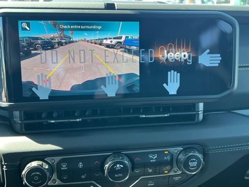 New 2026 Jeep Gladiator Sport AWD/4WD image 25