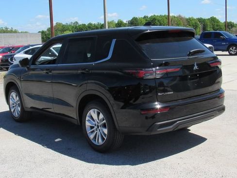 New 2026 Mitsubishi Outlander ES FWD image 6