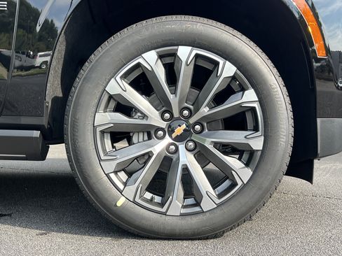 New 2026 Chevrolet Tahoe High Country w/ LPO, Get Active Package AWD/4WD image 13