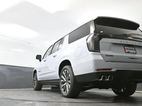 New 2026 Chevrolet Suburban High Country AWD/4WD image 52