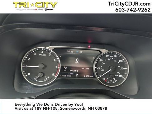 Used 2022 Nissan Pathfinder SV w/ SV Premium Package image 22