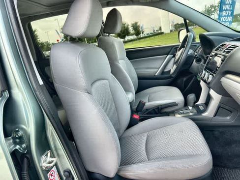 Used 2017 Subaru Forester 2.5i Premium AWD/4WD image 12
