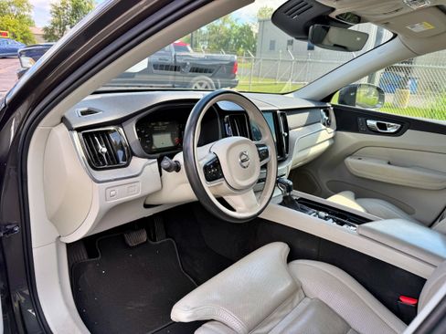 Used 2018 Volvo XC60 T6 Inscription w/ Luxury Seat Package AWD/4WD image 13