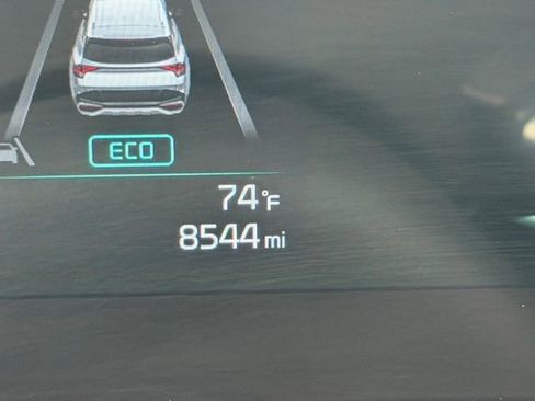 Certified 2025 Kia Sportage EX image 18