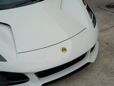 Used 2025 Lotus Emira RWD image 5