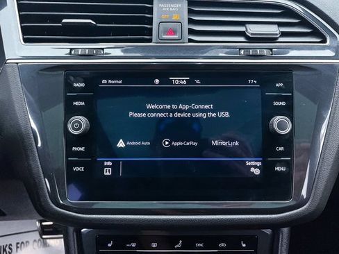 Used 2022 Volkswagen Tiguan SE R-Line image 24