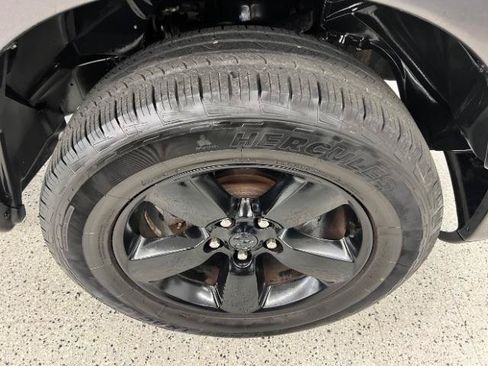 Used 2019 RAM 1500 Express w/ Express Value Package AWD/4WD image 34