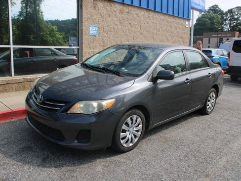 Used 2013 Toyota Corolla LE FWD image 3