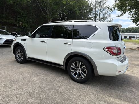 Used 2017 Nissan Armada SL w/ Interior Lighting Package RWD image 5