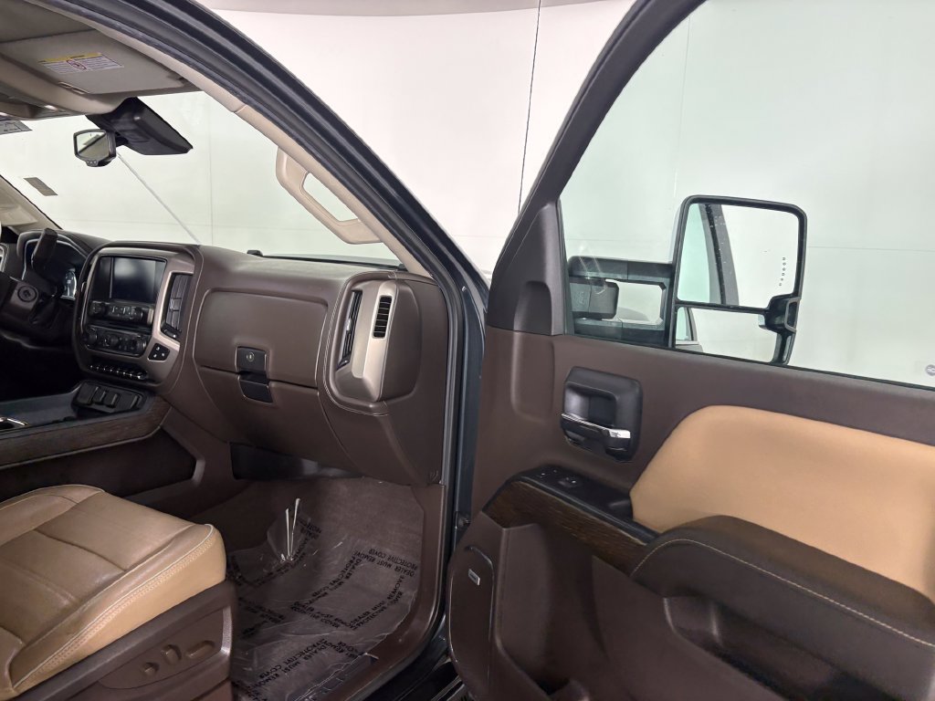 Used 2019 GMC Sierra 2500 Denali w/ Duramax Plus Package AWD/4WD image 32