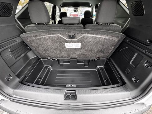 New 2026 Chevrolet Traverse LT w/ Driver Confidence Package image 19