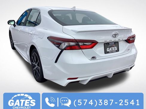 Used 2024 Toyota Camry SE image 8